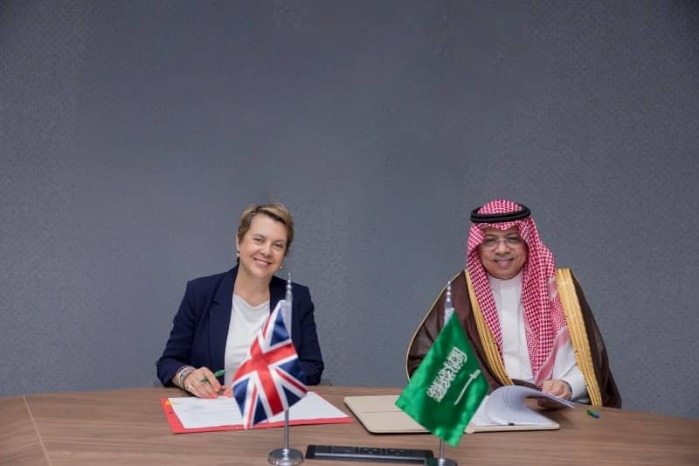 "المملكة" و "بريطانيا" توقعان اتفاقية "النقطة الأمنية الواحدة" لتعزيز تجربة المسافرين