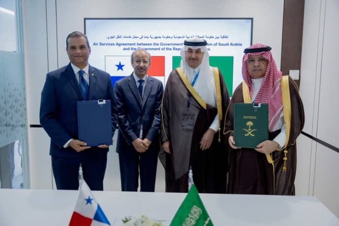 ضمن فعاليات معرض باريس الجوي 2025.. المملكة وبنما توقعان اتفاقية في مجال خدمات النقل الجوي