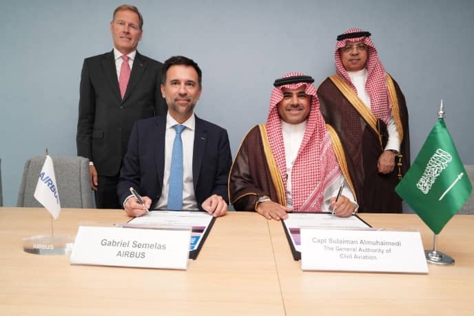 "الطيران المدني" و "إيرباص" توقعان مذكرة تفاهم في مجالات الاستدامة البيئية